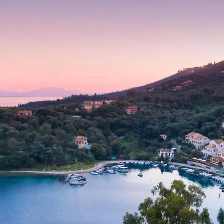 Giorgos Villa *