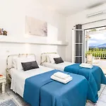 Giorgos Villa *